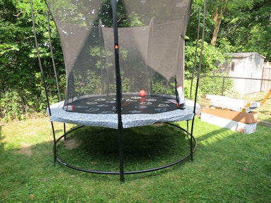 Trampolines & playgrounds